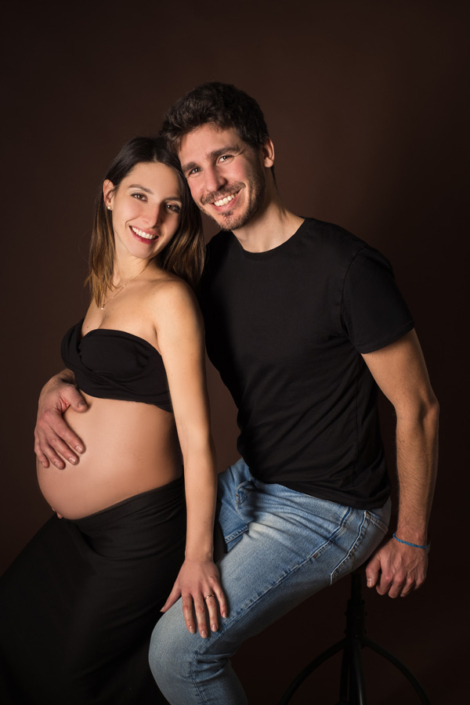 servizio fotografico gravidanza - futuri genitori sorridenti